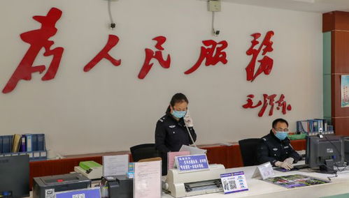 周末交管窗口 不打烊 桂林交警服务更便民